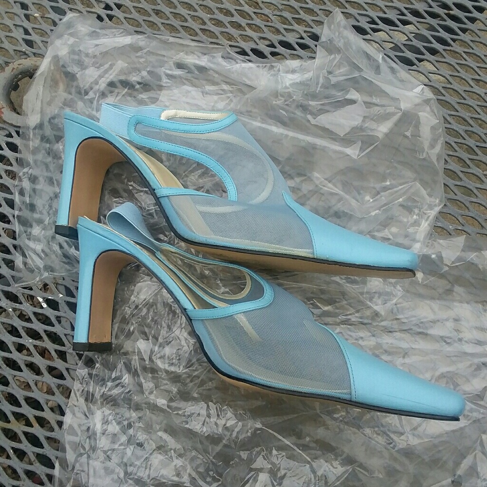 Womens shoes - Picture 3 of 3